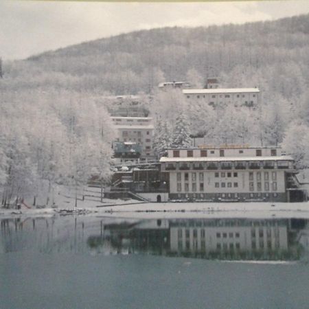 Hotel Cristallo 체레토 라기 외부 사진